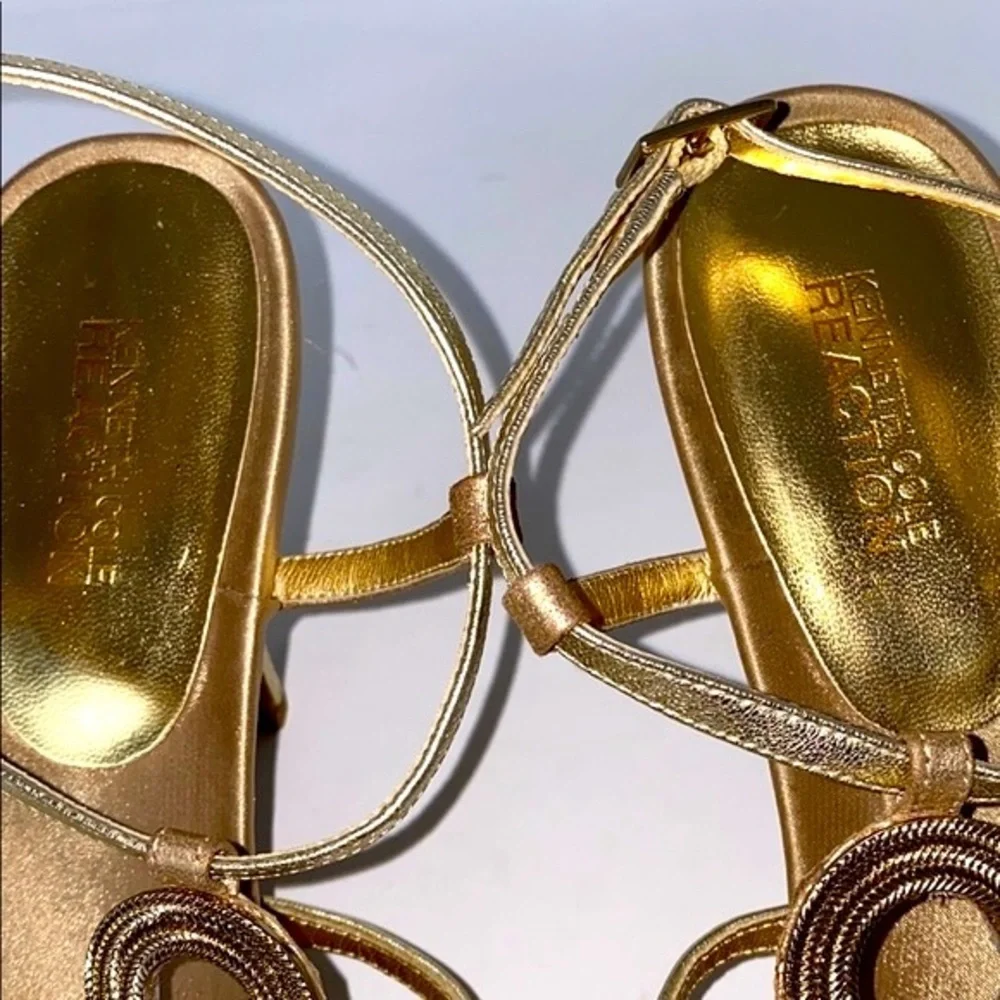 Kenneth Cole Reaction Know‎ One MT Gold Heels